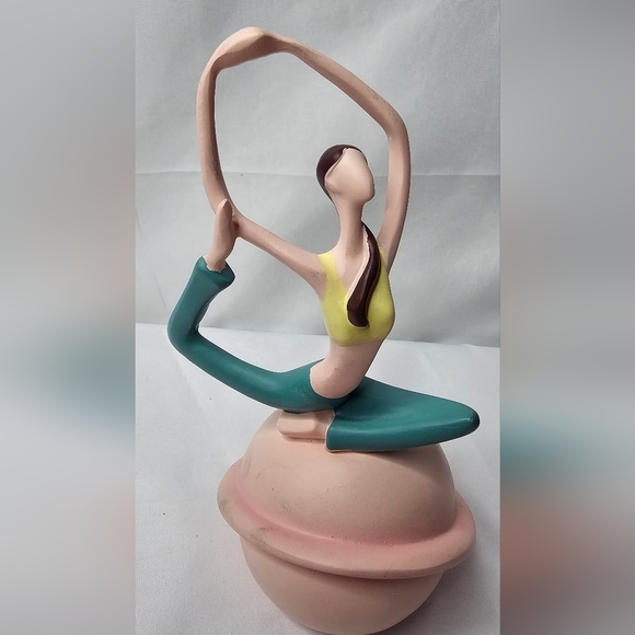 Yoga Figurine Statue Namaste Meditation Pose Girl Woman - Picture 2 of 8